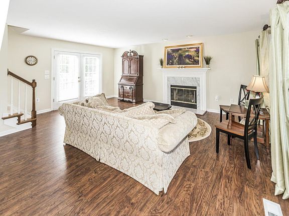 3rd image of 2150 Willow Creek Ln
