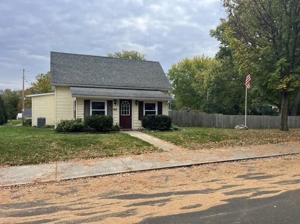 1015 N College St, Veedersburg, IN 47987