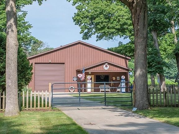 2nd image of 51421 Simmons Dr