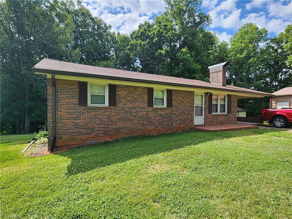 1st image of 306 Three Oaks Dr