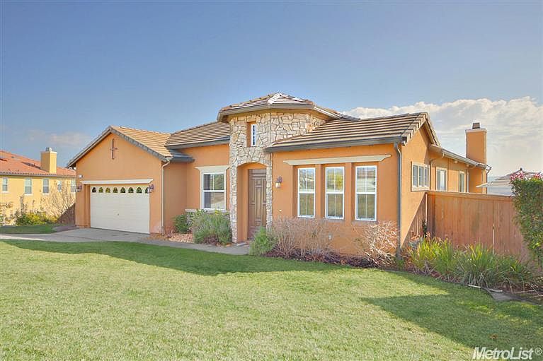1st image of 631 Stonebriar Ct