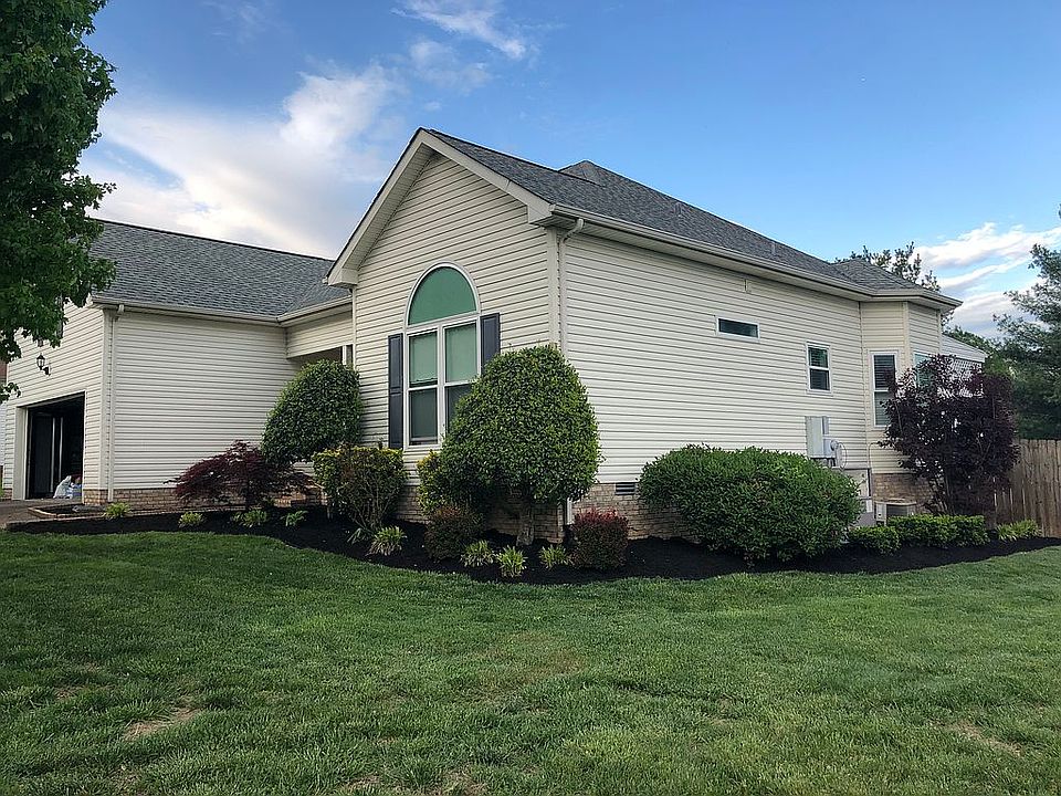 1st image of 229 Buckingham Blvd