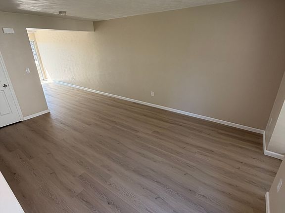 3rd image of 1011 Pin Oak Ct