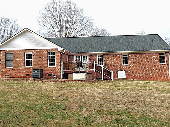 3rd image of 2457 Millbrook Dr