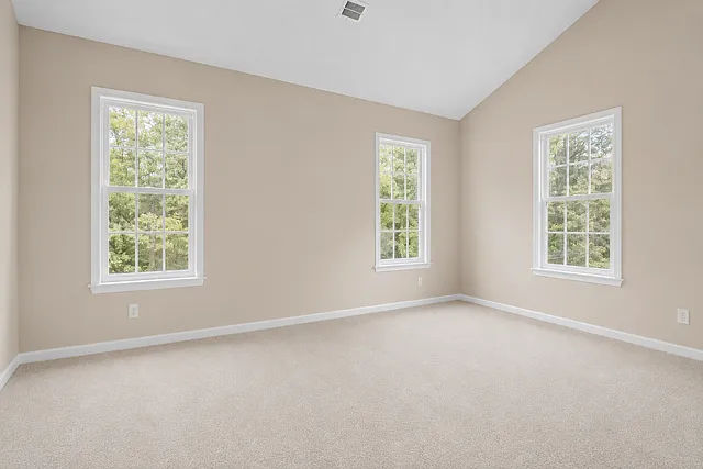911 Tanglewood Dr — Photo 13