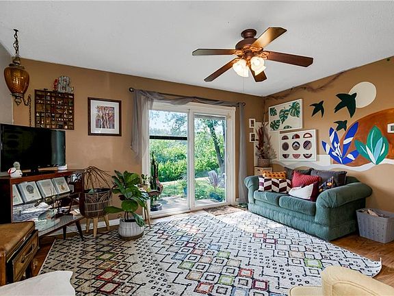 5th image of 8421 Barnett Ave