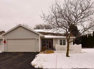 1570 S Oakwood Rd, Oshkosh, WI 54904