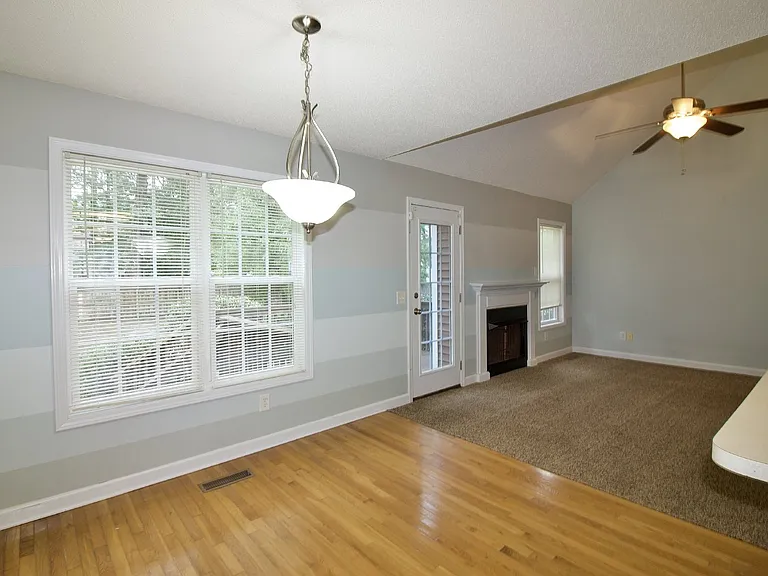 129 Lori Ln — Photo 19