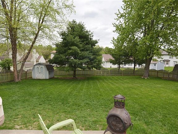 3rd image of 8634 Douglaston Ct