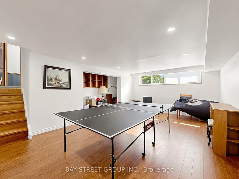 55 Baybrook Cres — Photo 16