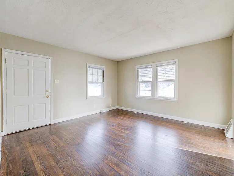7724 Horatio Dr — Photo 5