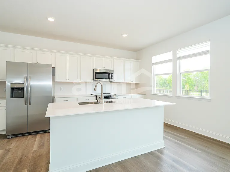 1056 Broyles Xing — Photo 3