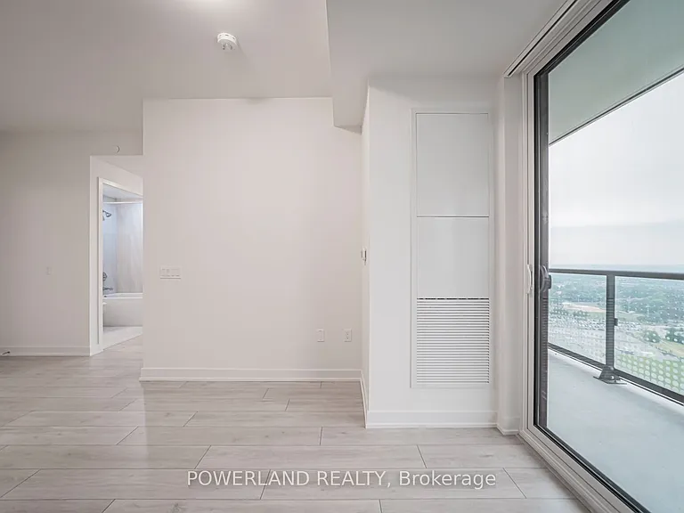 5858 Yonge St #2423 — Photo 23