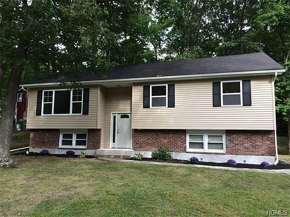 3rd image of 66 Rockwood Dr