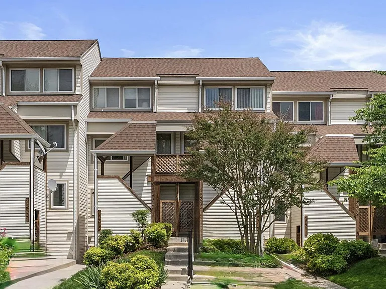 18315 Leman Lake Dr #705 — Photo 2