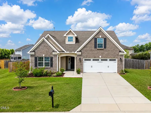 1212 Windrose Dr, Fuquay Varina, NC 27526
