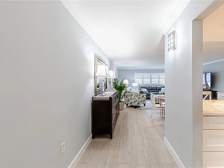616 Flamingo Dr #102 — Photo 3