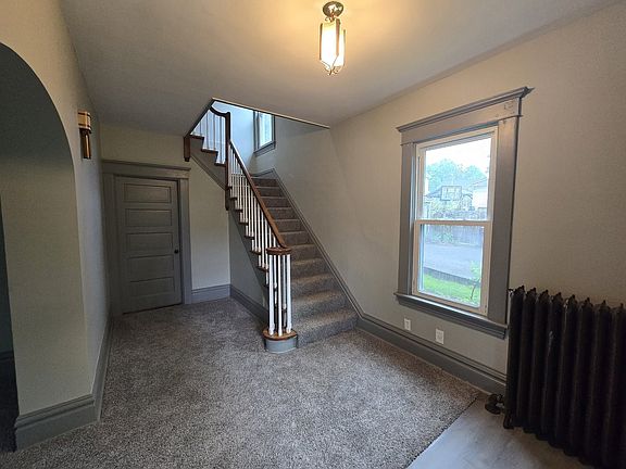 2nd image of 821 Alcoma St