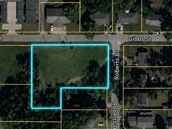 355 & 357 Roberts Dr #&-558, Mount Vernon, MO 65712