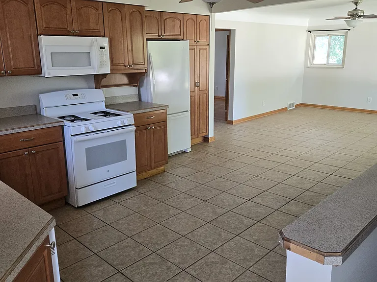 20204 Blackburn St — Photo 1