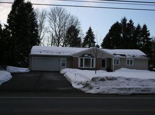 435 Kreag Rd, Pittsford, NY 14534