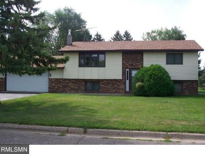 421 Highland St W, Annandale, MN, 55302
