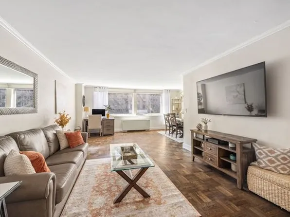301 East 78th Street 2E image 1 of 6