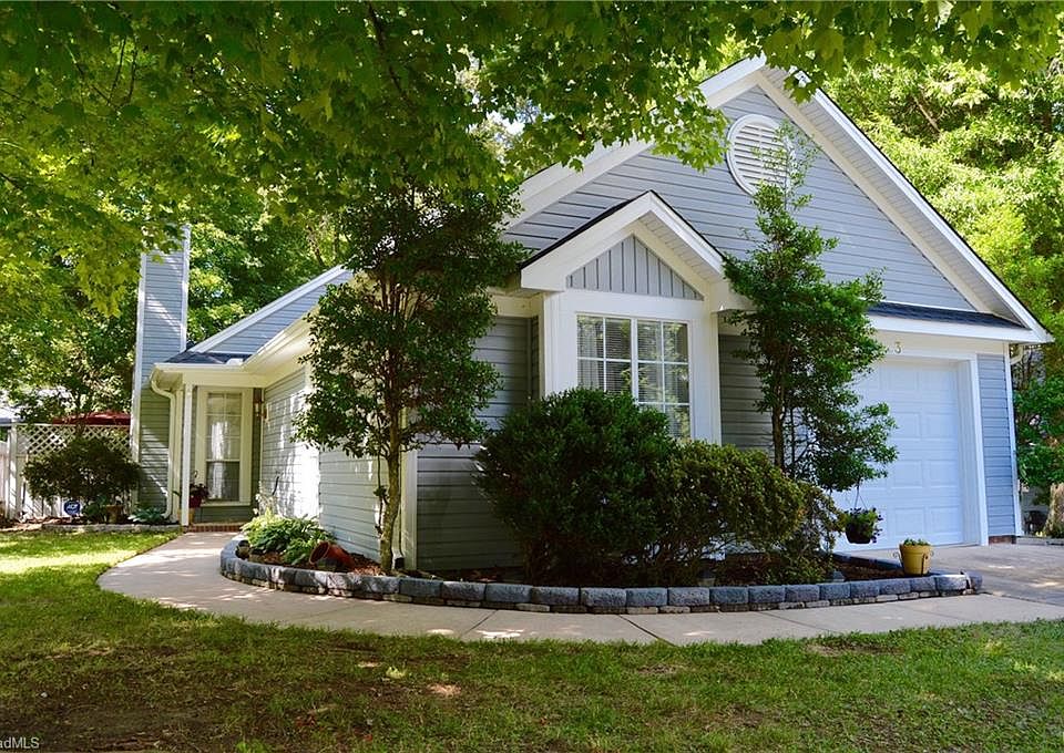 1st image of 3 Pipers Glen Ct