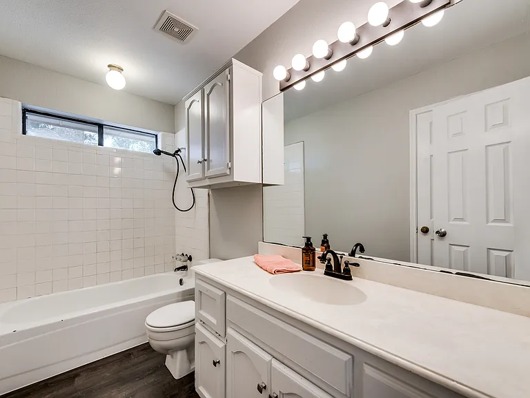 406 Dogwood Trl — Photo 14