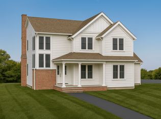 16 Happy Ln, Westhampton Beach, NY 11978