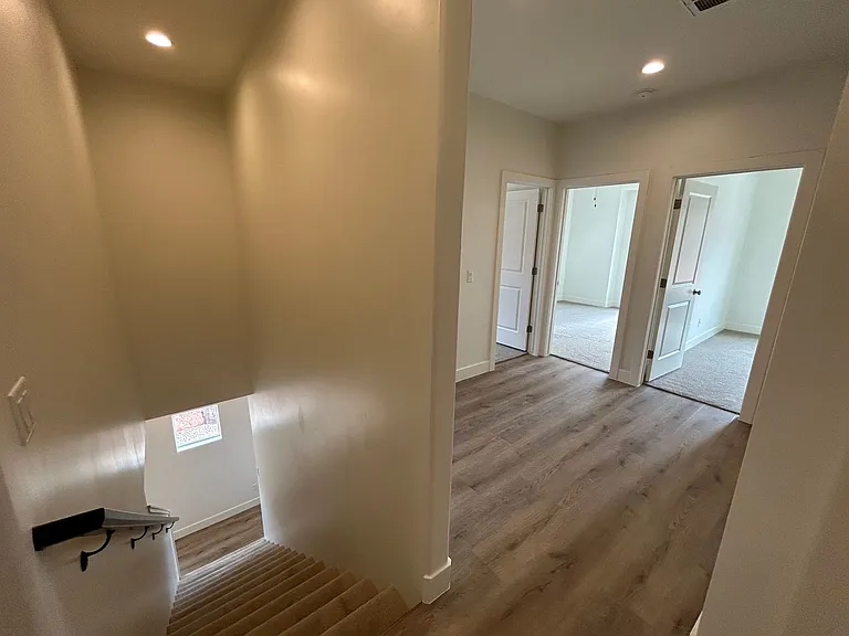 1544 E Mead Ln — Photo 38