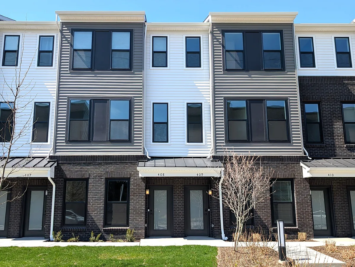 Building Photo - 400 Willow Ave #409