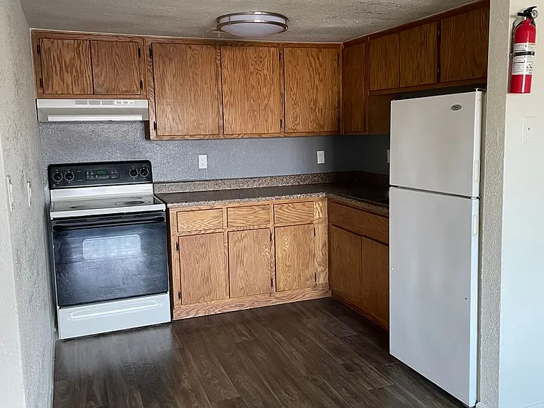 3621 N Black Canyon Hwy — Photo 8