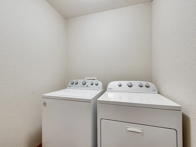 9005 Stewart St — Photo 17