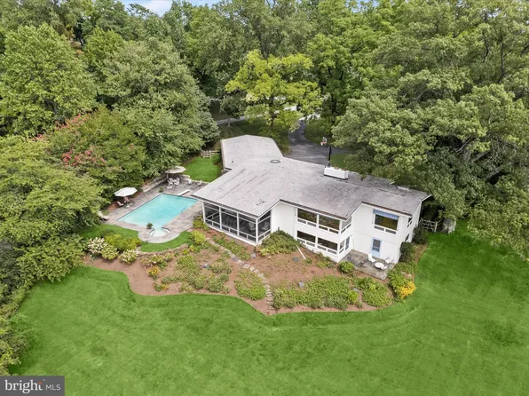 738 Skywater Rd, Gibson Island, MD 21056