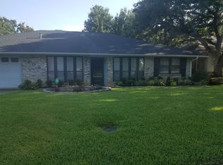 5406 Forest Bend Dr, Arlington, TX 76017