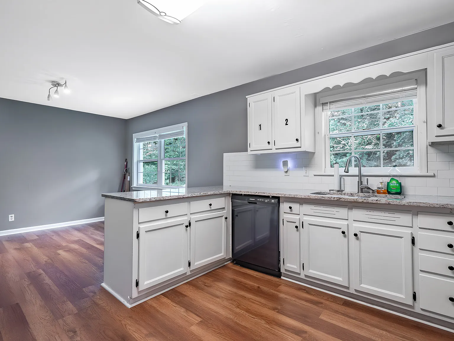 4 bed, 3.0 bath, 1390 sqft, $1,139 — Photo 4