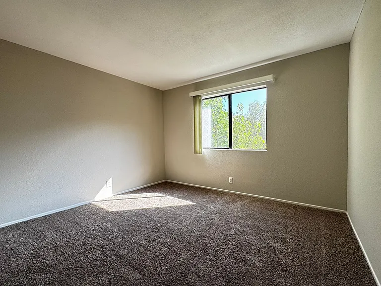 17740 Scherzinger Ln — Photo 55
