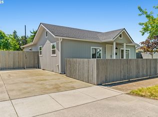 1121 D St, Springfield, OR 97477