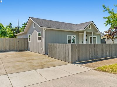 1121 D St, Springfield, OR, 97477