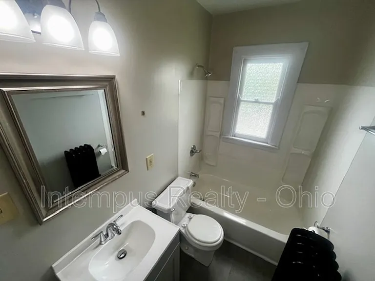 4237 Vine St #4 — Photo 12