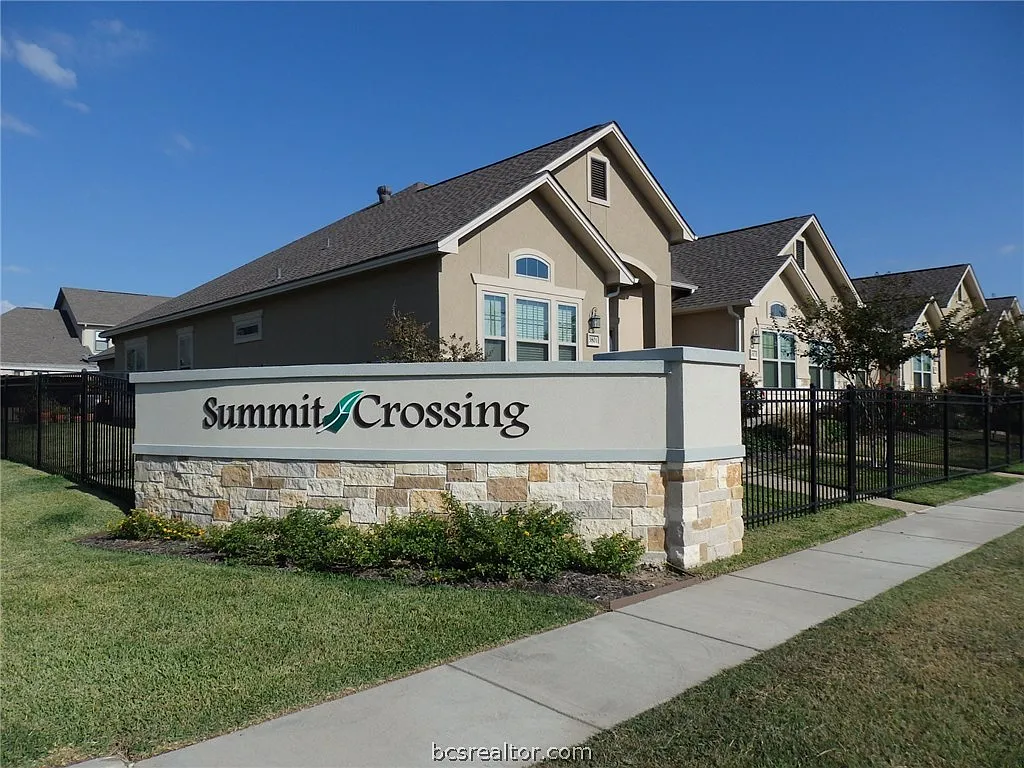 3 bed, 1358 sqft, $1,850 — Photo 2