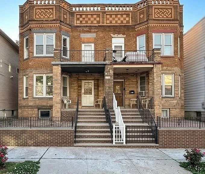 291 Avenue B #1 — Photo 1