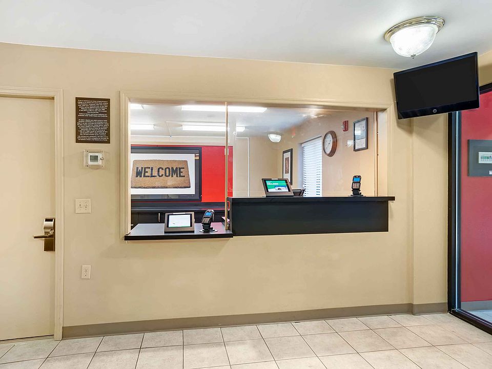 Lobby and Guest Check-in
