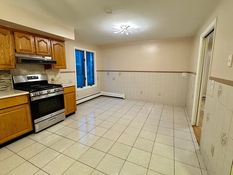 39 Henderson St #1 — Photo 14