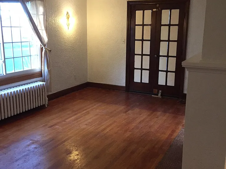 570 Fairfield St — Photo 10