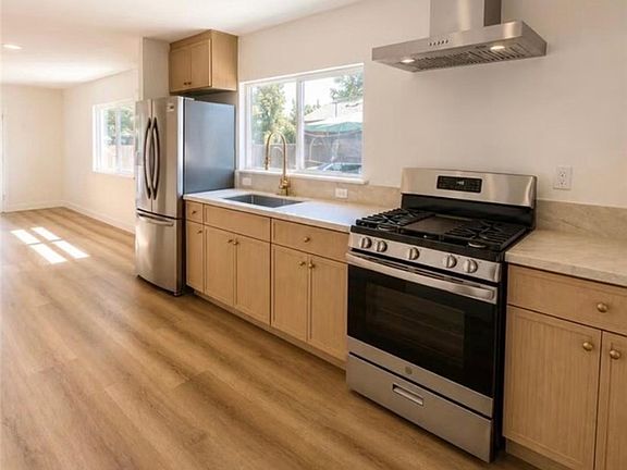 4th image of 1124 Kewen St