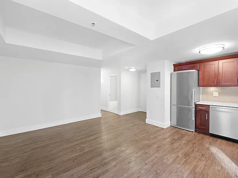 354 E 91st St #601 — Photo 3