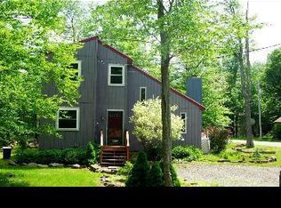 8229 Natures Dr, Tobyhanna, PA