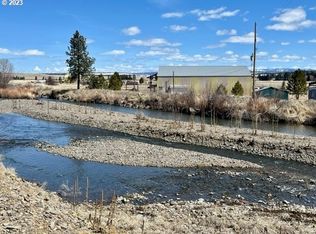 105 Mossie Rd, Ukiah, OR 97880